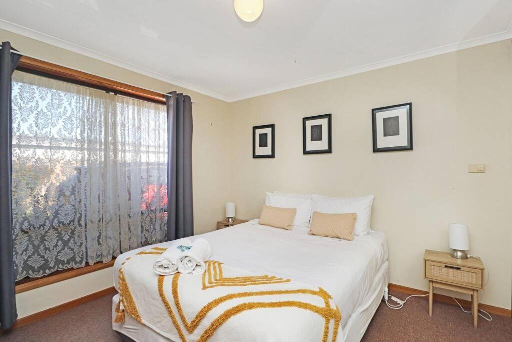 Home Away From Home St Helens Bagian luar foto